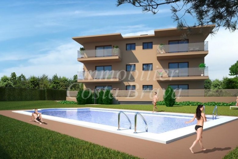 24 apartamentos de obra nueva con piscina y jardín comunitarios en venta en Playa de Pals